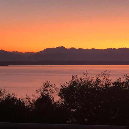 1-Bedroom Seaview Guesthouse On Seattle Luxury Estate With Views Of Olympic Mountains Ngoại thất bức ảnh
