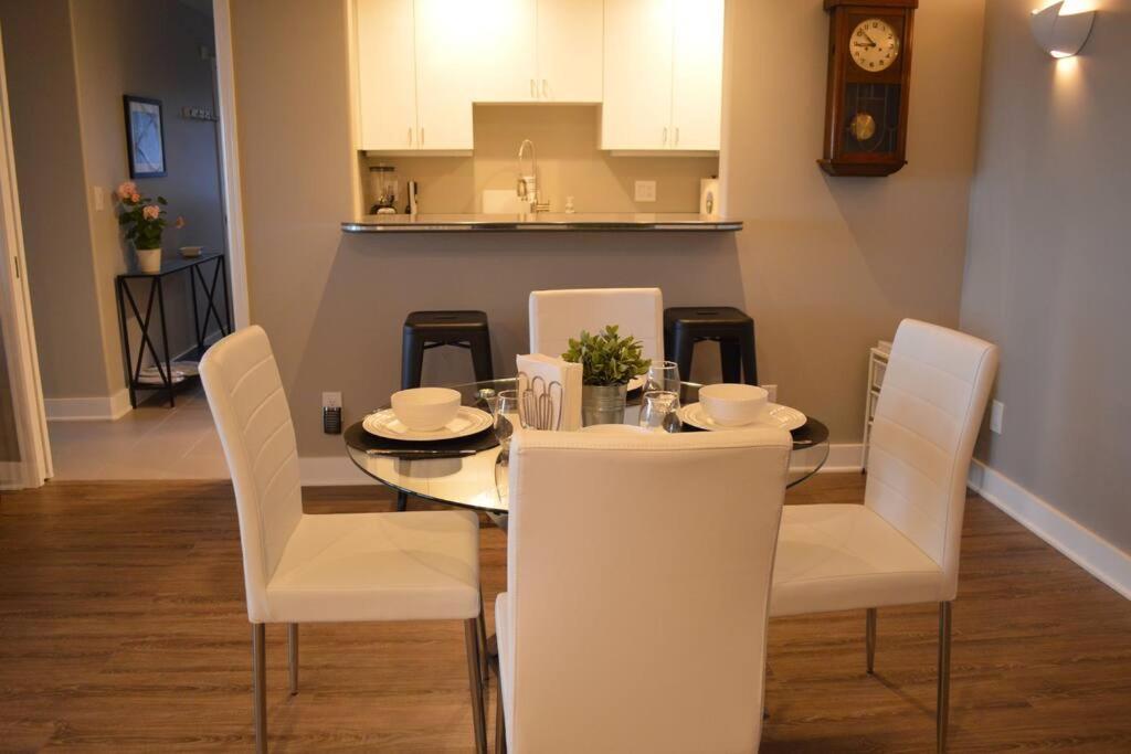 1-Bedroom Seaview Guesthouse On Seattle Luxury Estate With Views Of Olympic Mountains Ngoại thất bức ảnh