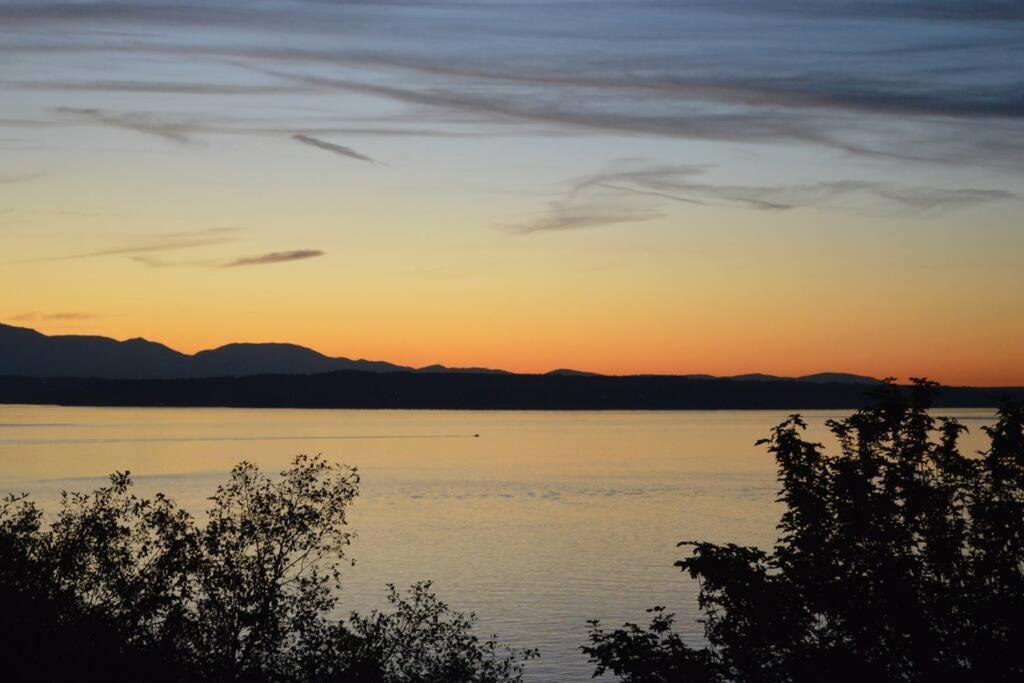 1-Bedroom Seaview Guesthouse On Seattle Luxury Estate With Views Of Olympic Mountains Ngoại thất bức ảnh